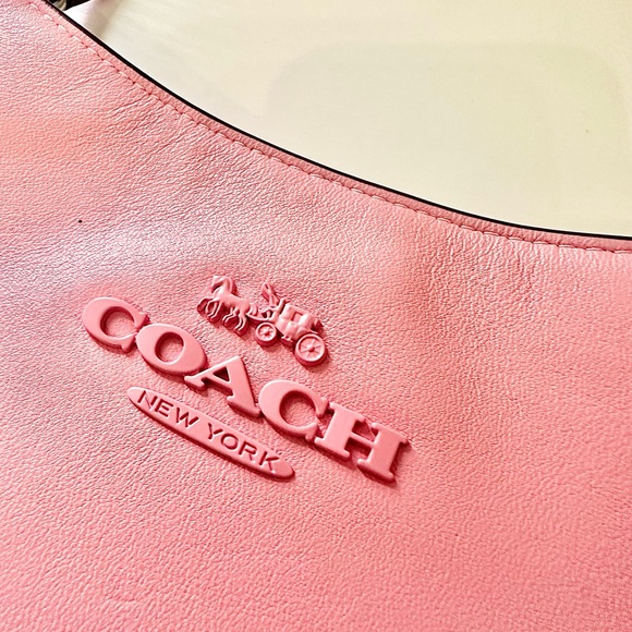 Pink Coach bag, coach shoulder bag, mini pink bag, wristlet, babypink, Barbie - Picture 4 of 14